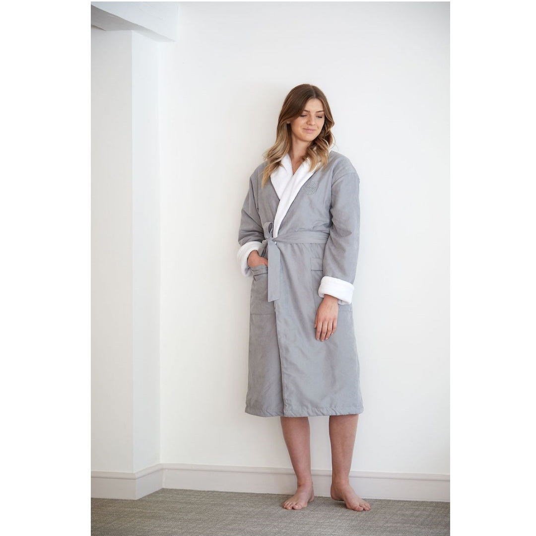 Soft and cozy grey bathrobe for all genders, ideal for lounging