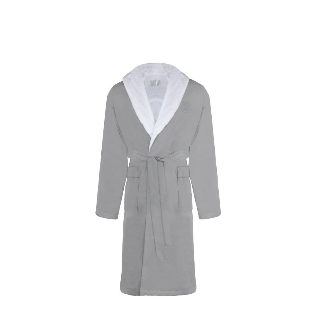 Unisex bathrobe featuring a soft-touch fleece fabric for comfort.