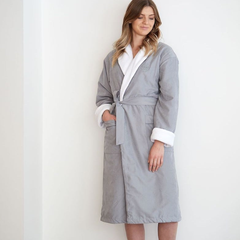 Soft and cozy grey bathrobe for all genders, ideal for lounging